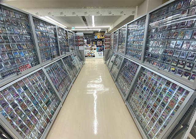 親子連れや女性も気軽に立ち寄れる、 トレーディングカードのお店が誕生　トレカの集